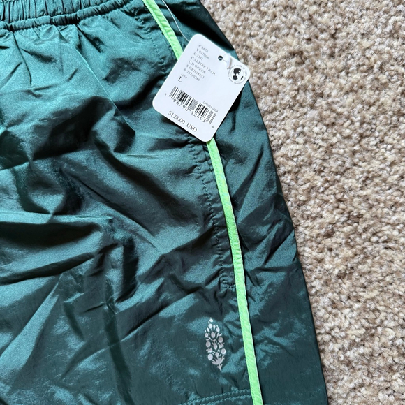 FP Movement by Free People Polish It Off Stripe Pants Large NWT Alpine Trail - Picture 5 of 5